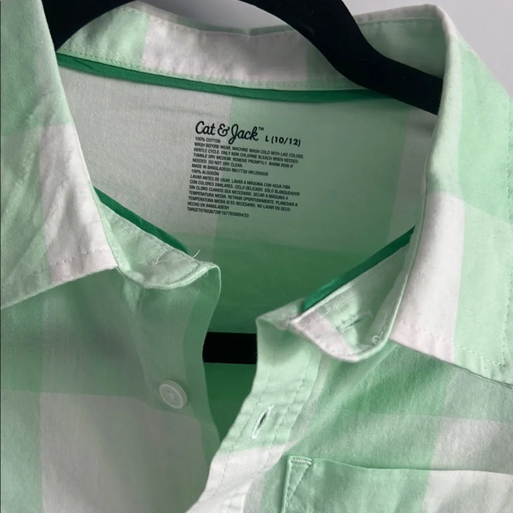 Cat & Jack Green and White Checkered Button-Up Shirt Size Large